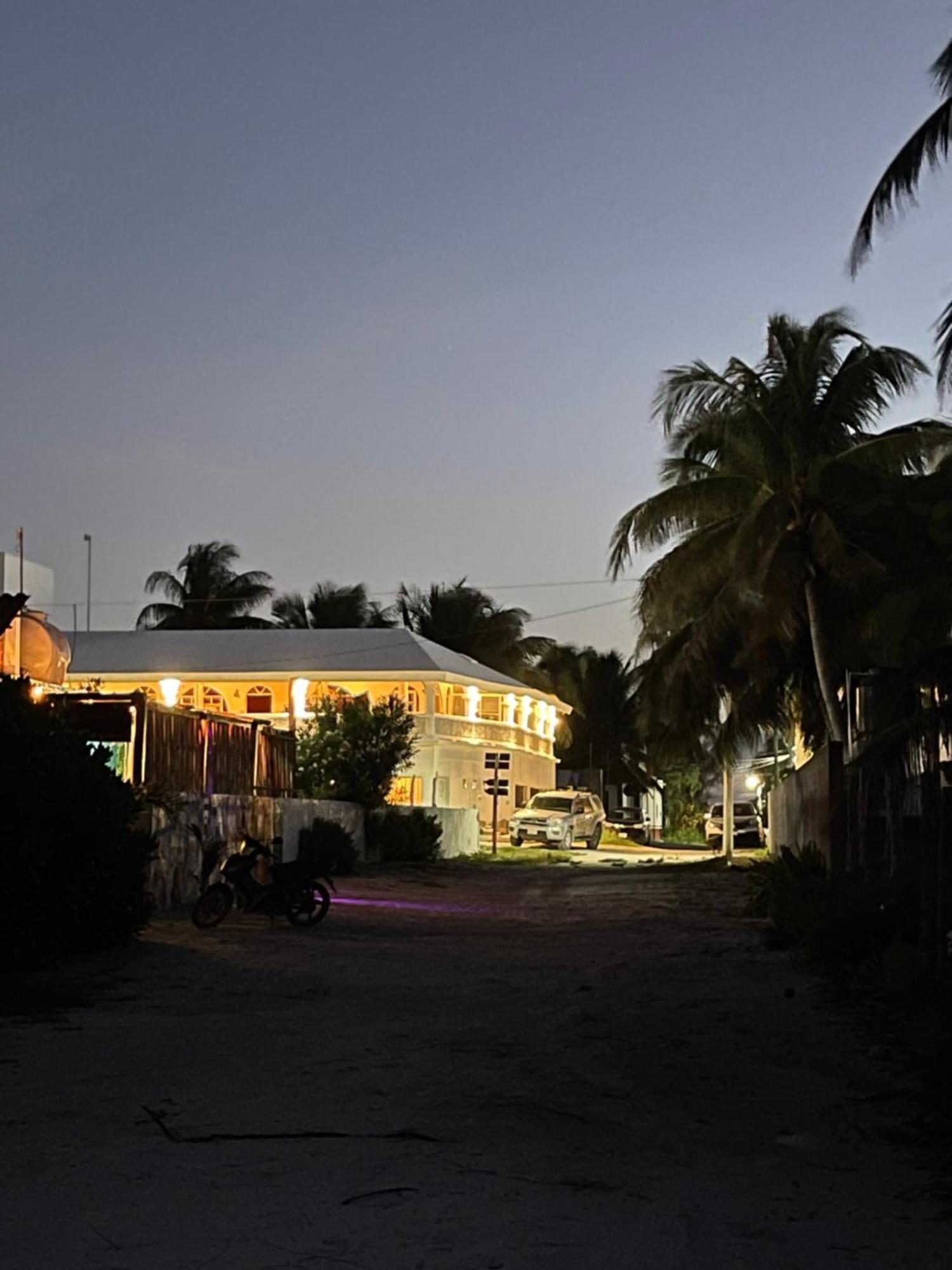 Casa Gajah Hotel Cuyo Exteriér fotografie